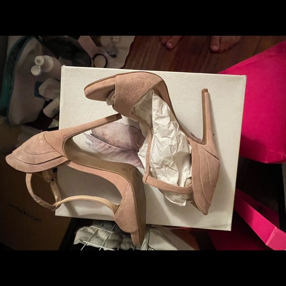 New Jessica Simpson heels in size 5 T-Strap Pump - Picture 7 of 9